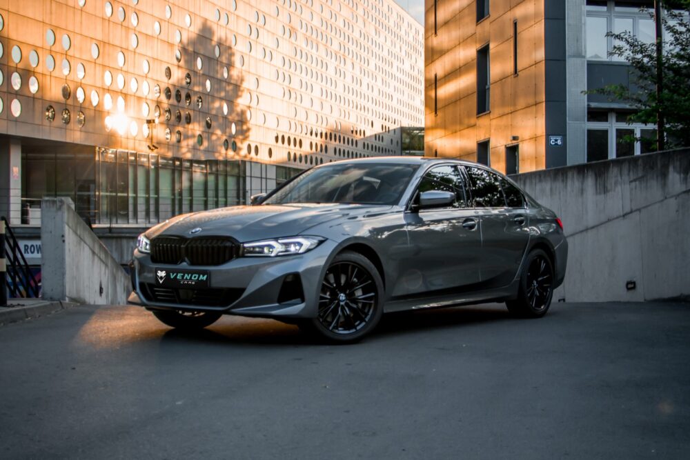 BMW 330i